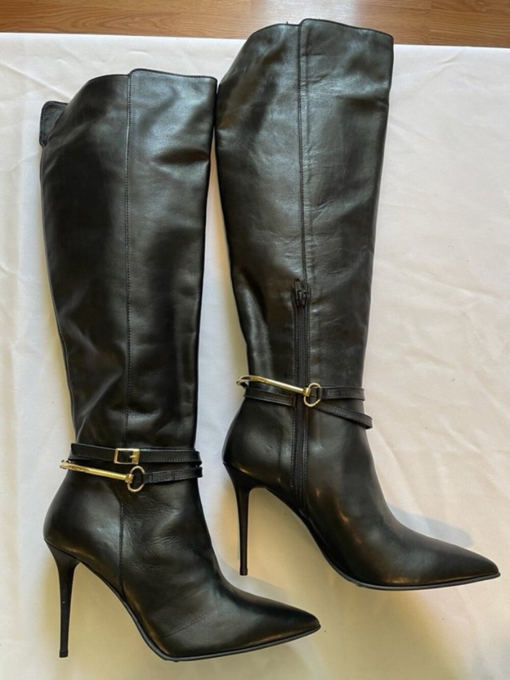 Charles David Black Leather Stiletto Boots w/ Gold Bar Strap Sz 10 Narrow Shaft - Picture 2 of 10